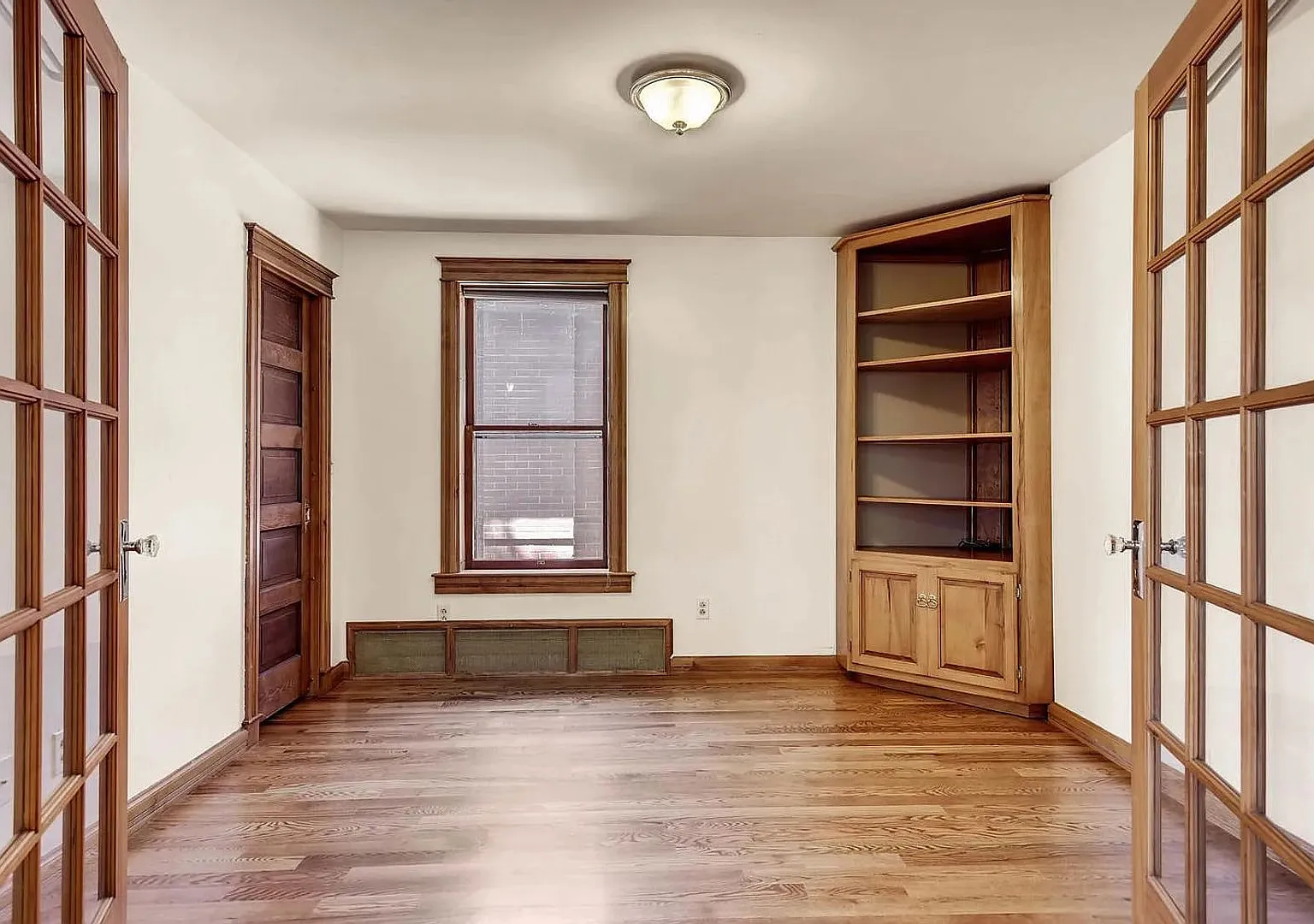 1294 S. Lincoln St | Spacious 3BR with Loft, Skylights & Garage Available in Platte Park! — Photo 4
