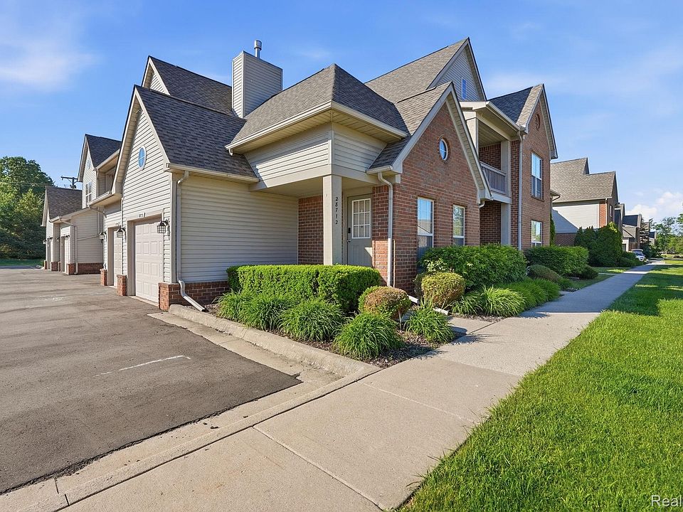 1st image of 28712 Sheffield Ct