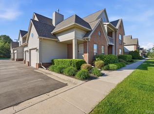 28712 Sheffield Ct, Chesterfield, MI 48047