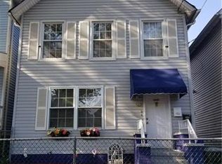 208 Gordon St, Perth Amboy, NJ 08861