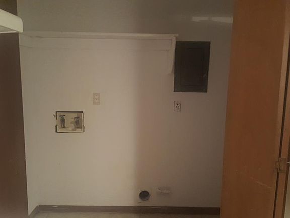 5th image of 2627 Elwood Dr