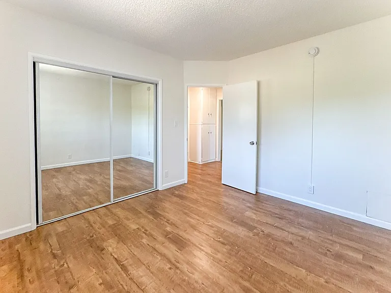 1644 Electric Ave #3 — Photo 5
