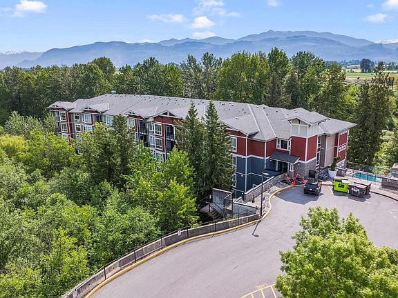 5th image of 2238 Whatcom Rd #404