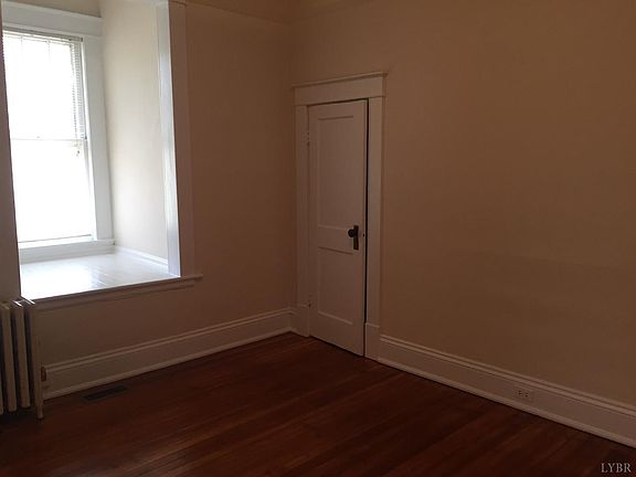 4th image of 317 Arlington St