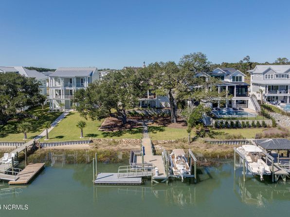 7 S Waterfront Place, Hampstead, NC 28443