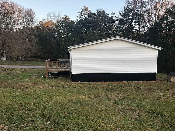 3rd image of 148 Village Ln
