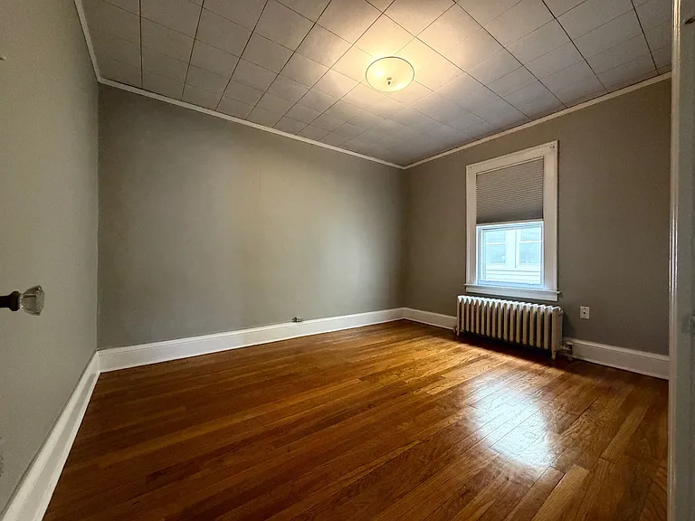 284 Quaker Ln S — Photo 12