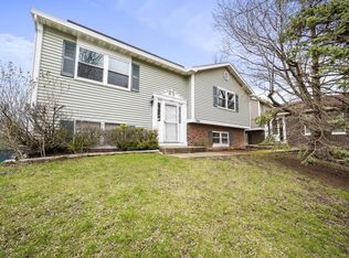 304 Jonquil Ct, Aurora, IL 60504