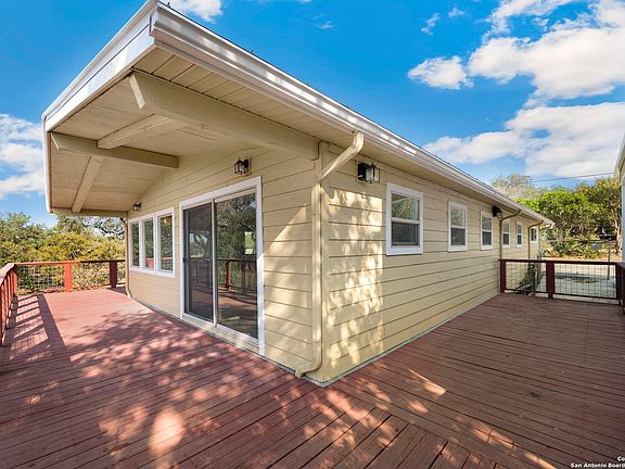 4th image of 228 ROSEWOOD DR