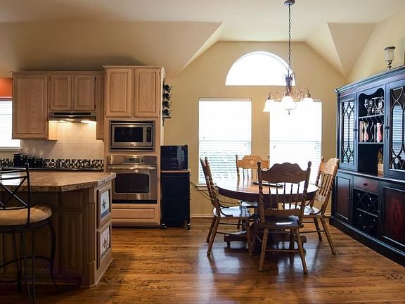 5th image of 105 Peregrine Dr
