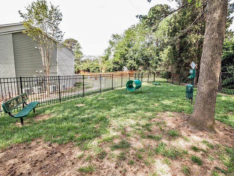 Lakeside Apartments LF-39