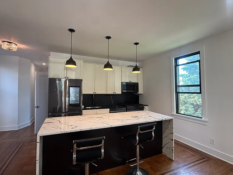 40 Sterling Ave #1 — Photo 2