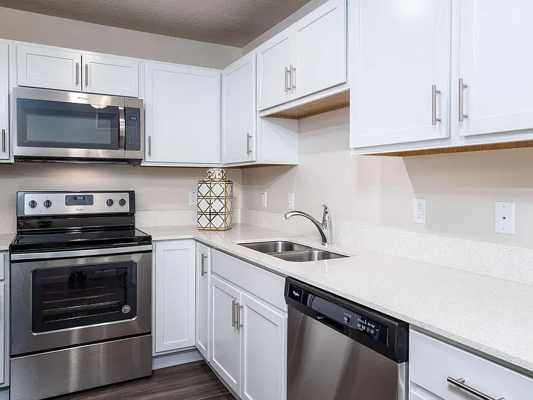 The Ridge Apartments — Photo 6