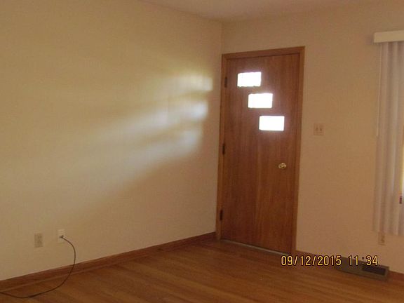 3rd image of 304 Erie St