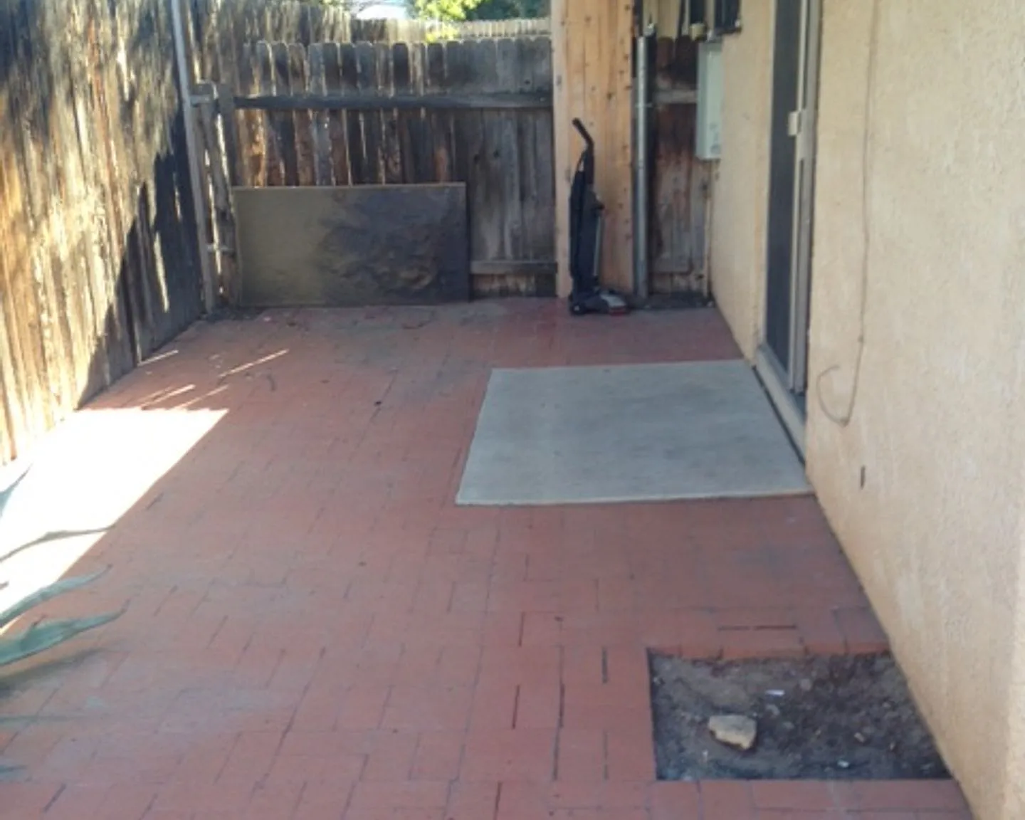 Just remodeled Beautiful small community has a one bedroom one bathroom available! Large Fenced B... — Photo 4