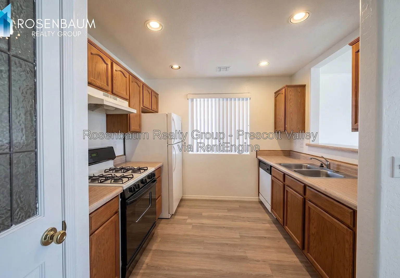 2 bed, 1.5 bath, 1050 sqft, $1,495 — Photo 4