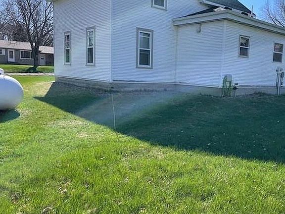 4th image of 1131 Williams St