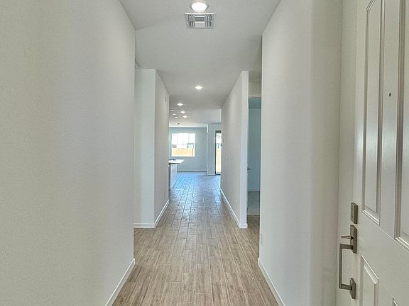 4th image of 22888 E ROUNDUP Way