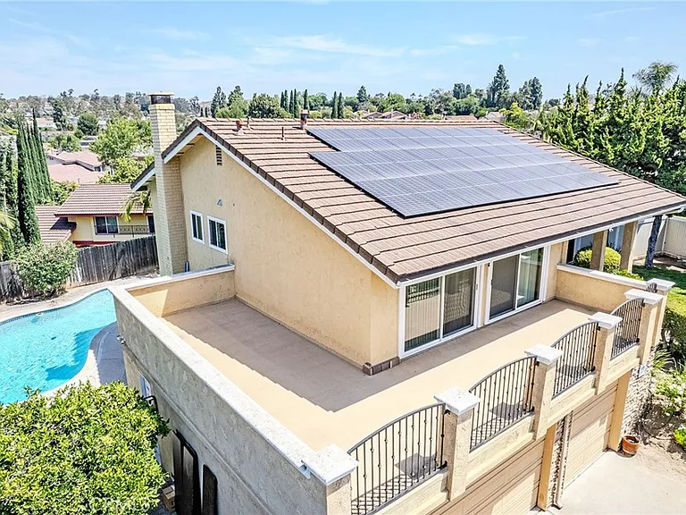 1901 Celeste Ln — Photo 47