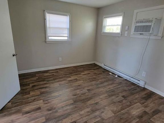 4th image of 435 Arlington Cir NW APT C