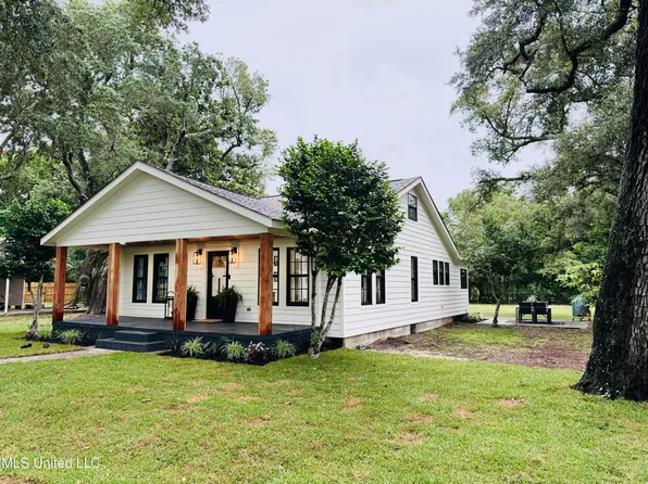 219 24th St, Gulfport, MS 39507