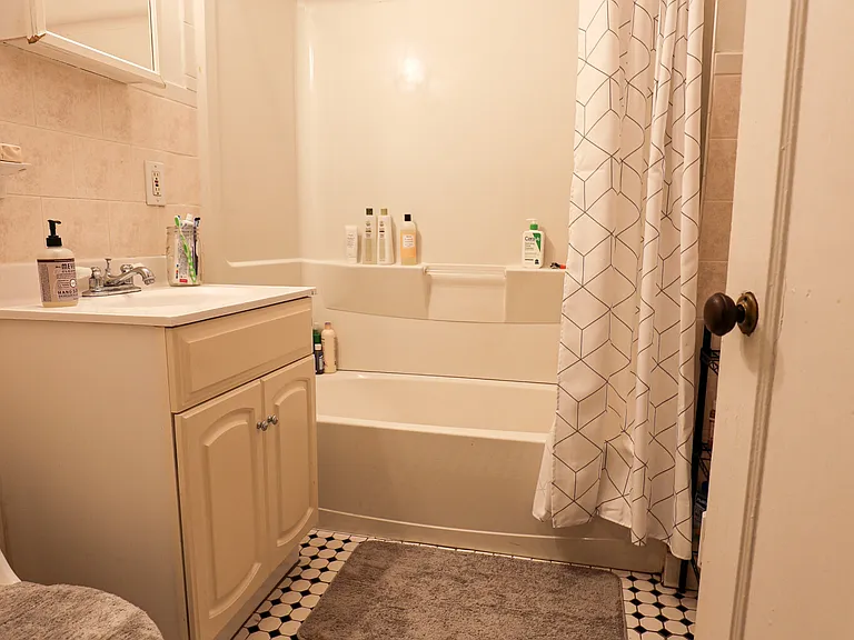 62 Egmont St #6A — Photo 5