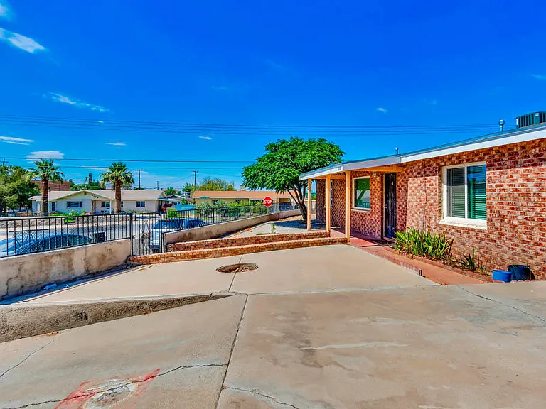 1001 Atwood Dr — Photo 30