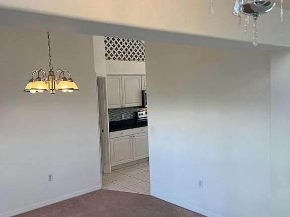 3rd image of 733 Sunridge Woods Blvd