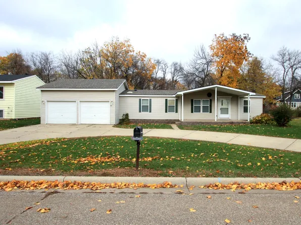 215 E Nelson St, Litchfield, MN 55355