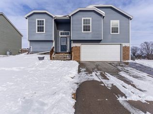 902 Bryce Dr, Junction City, KS 66441