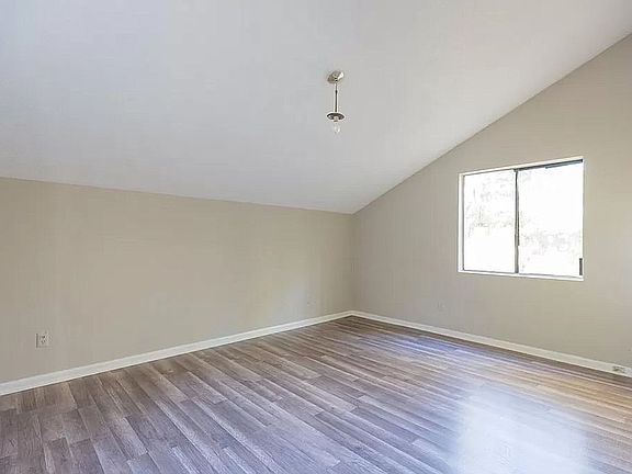 4th image of 3119 Tyndall Dr