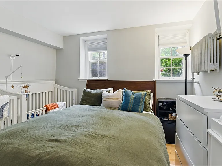 240 Brattle St #1 — Photo 11