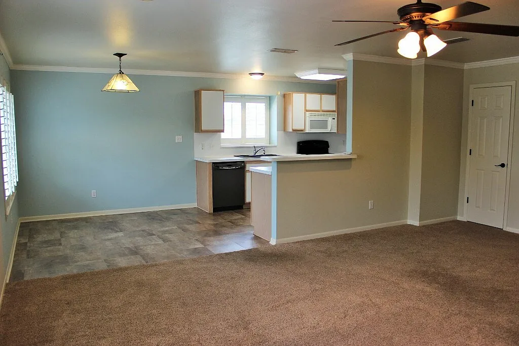 347 Stone Hill Dr - 4 — Photo 2