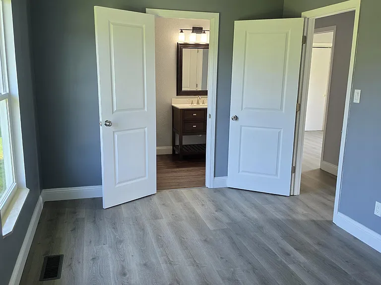 421 River Bend Dr — Photo 7
