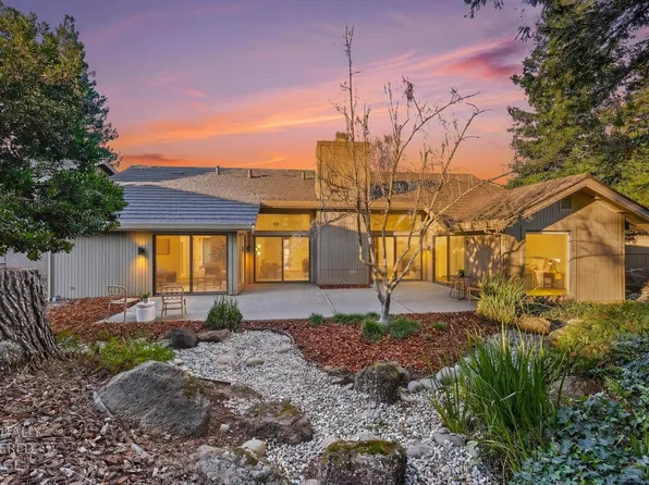 11474 Round House Ct, Gold River, CA 95670