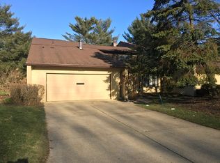 660 Hampton Ridge Dr, Akron, OH 44313