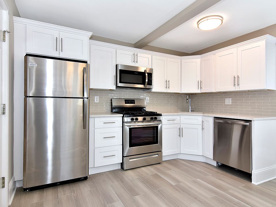 1st image of 2 Clinton St Unit 1