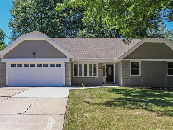 406 SE Richardson Pl, Lees Summit, MO 64063