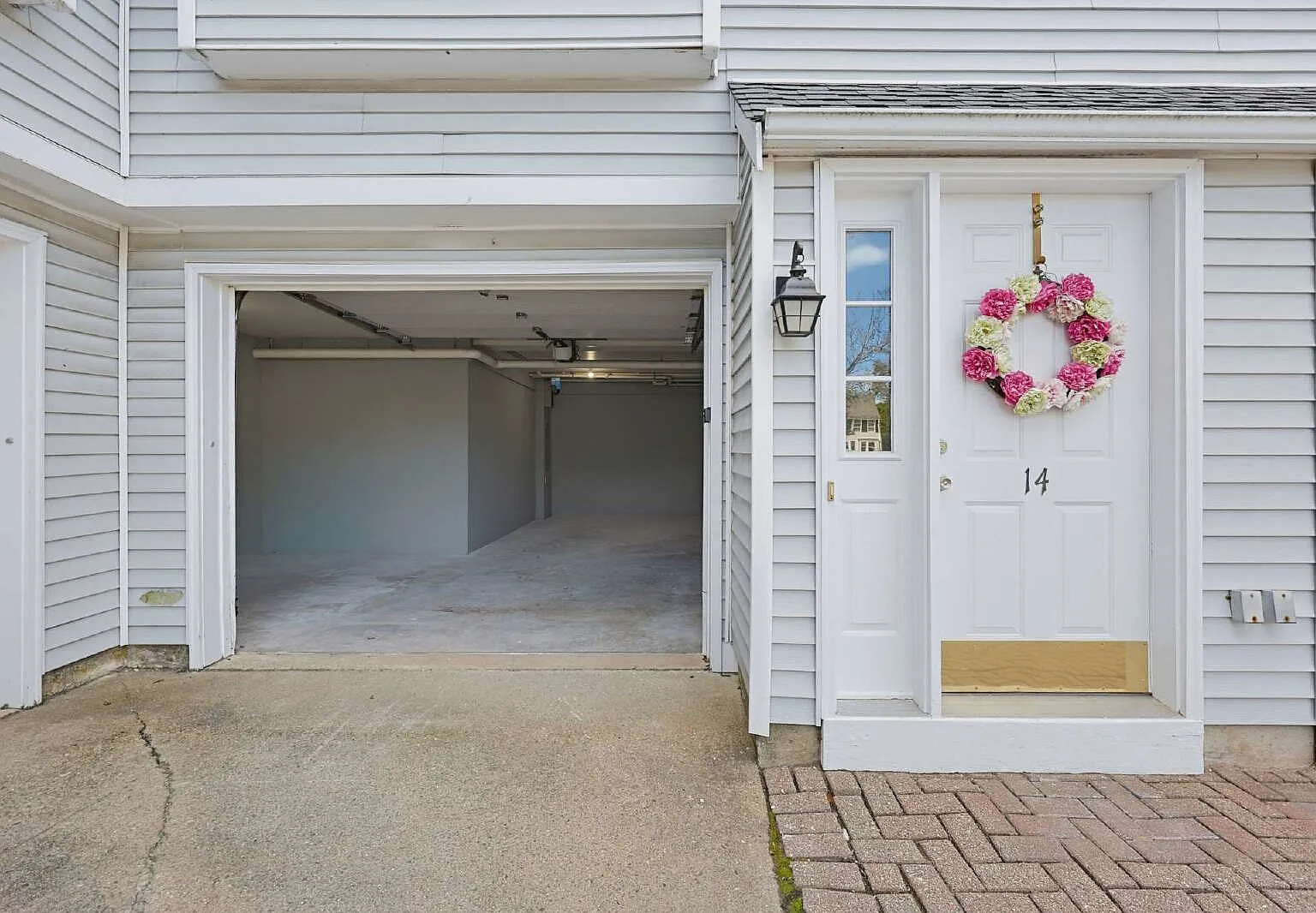 2 bed, 1.5 bath, 1202 sqft, $2,950 — Photo 2