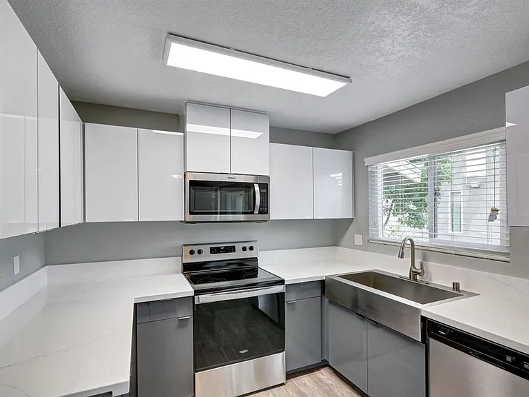 West Fifth Apartments — Photo 46