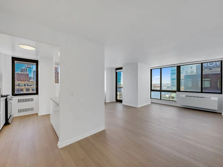 75 W End Ave #R22A — Photo 3