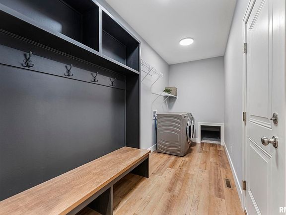 5th image of 701 Sweet Wood Ln