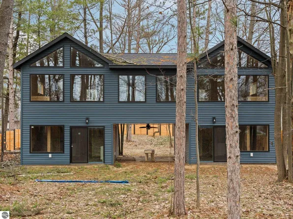 602 S King St, Lake City, MI 49651