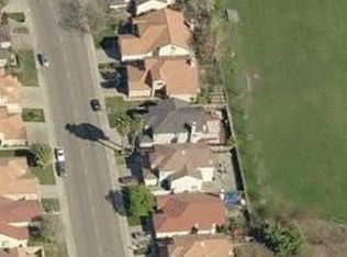 9033 Old Creek Dr, Elk Grove, CA 95758