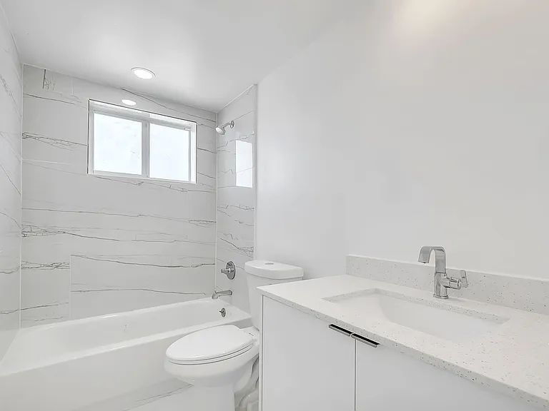 1632 NW 16th Ter #6 — Photo 7