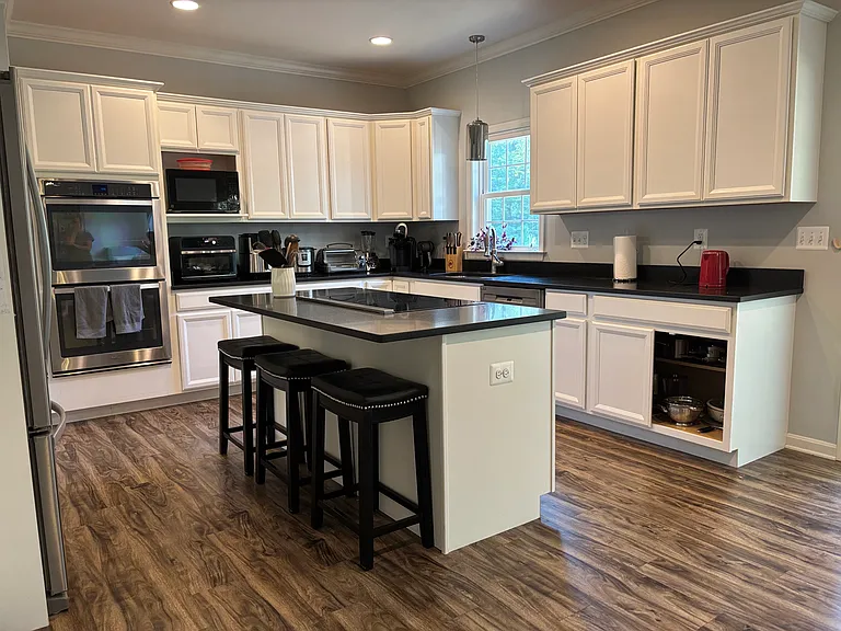 16209 Round Hill Rd — Photo 13