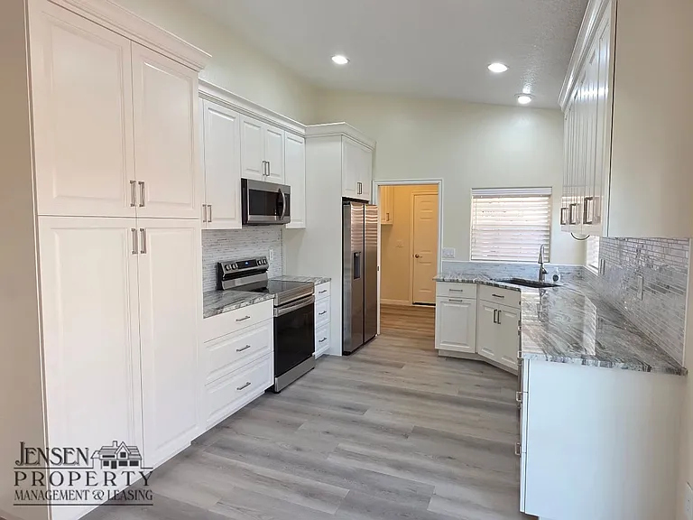 2055 E 180 South Cir — Photo 5