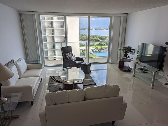5th image of 5440 N Ocean Dr APT 705
