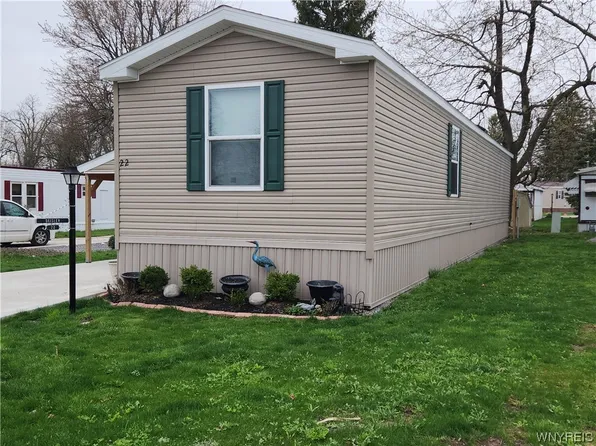 22 Budd Ave, Clarence, NY 14031