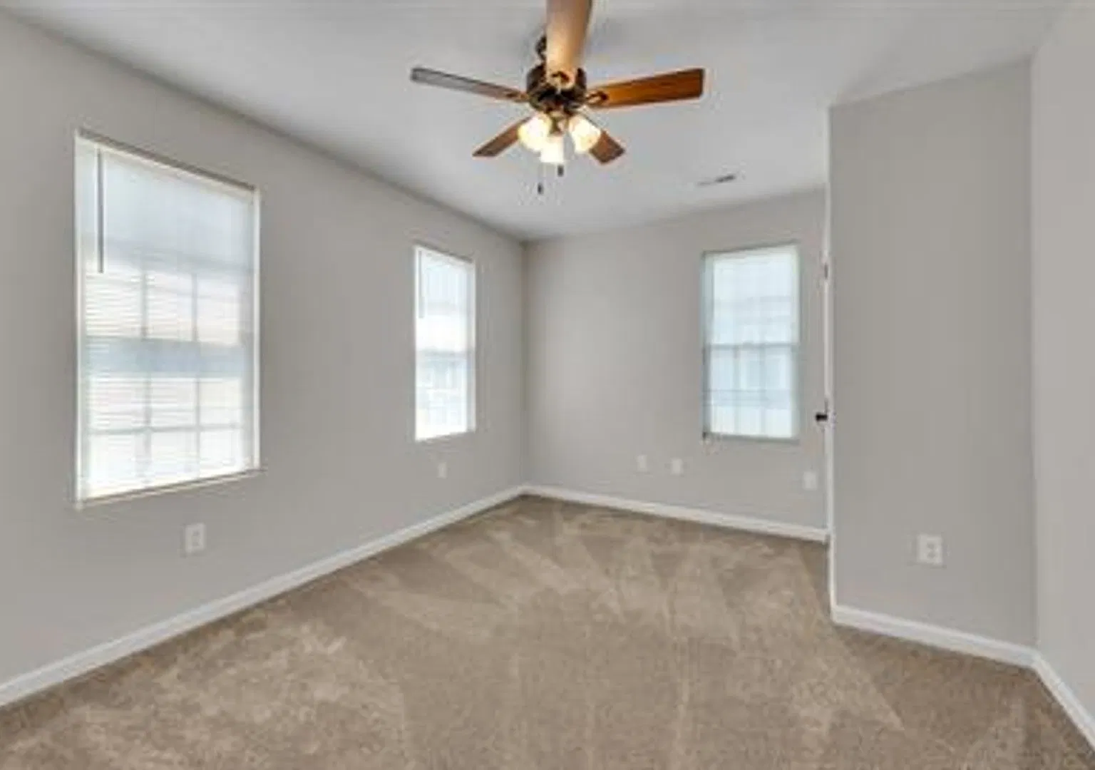 1009 Elkin St. — Photo 4